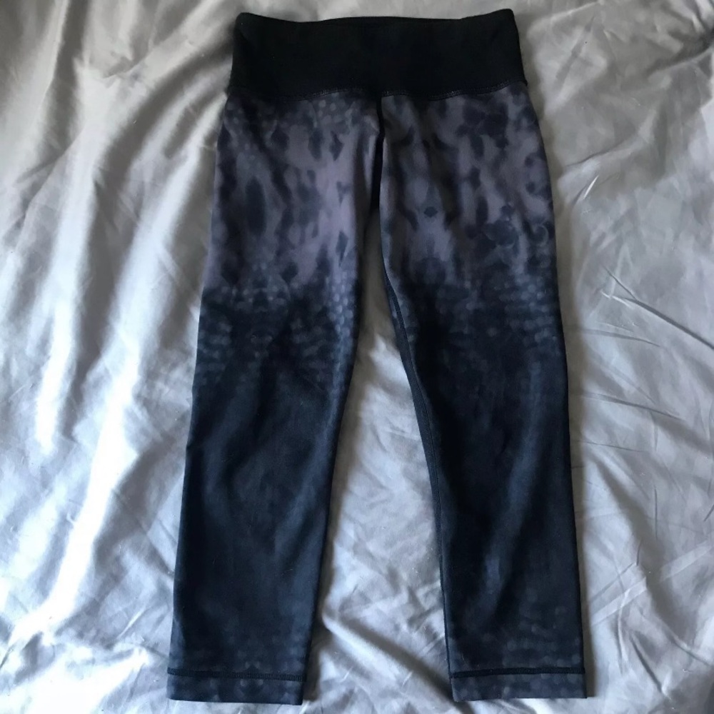 Lululemon Wunder Under 4 Snowy Owl Crops Leggings RARE Yoga Grey Black Pants